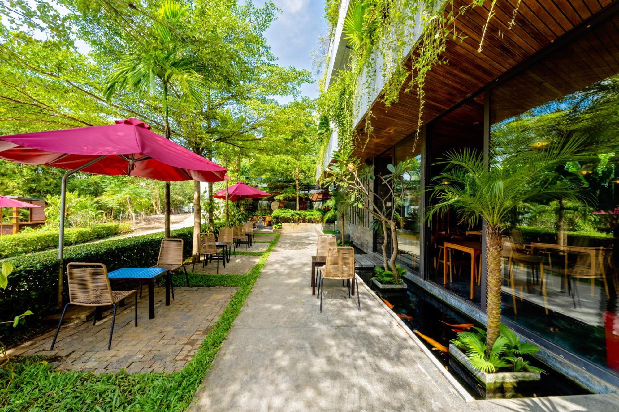 Serene Riverside Hotel Hoi An Exterior photo
