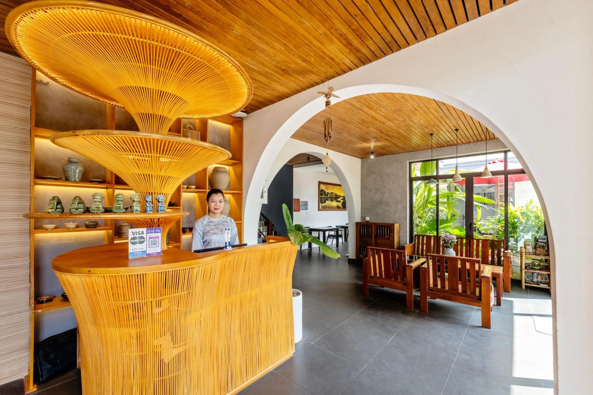 Serene Riverside Hotel Hoi An Exterior photo