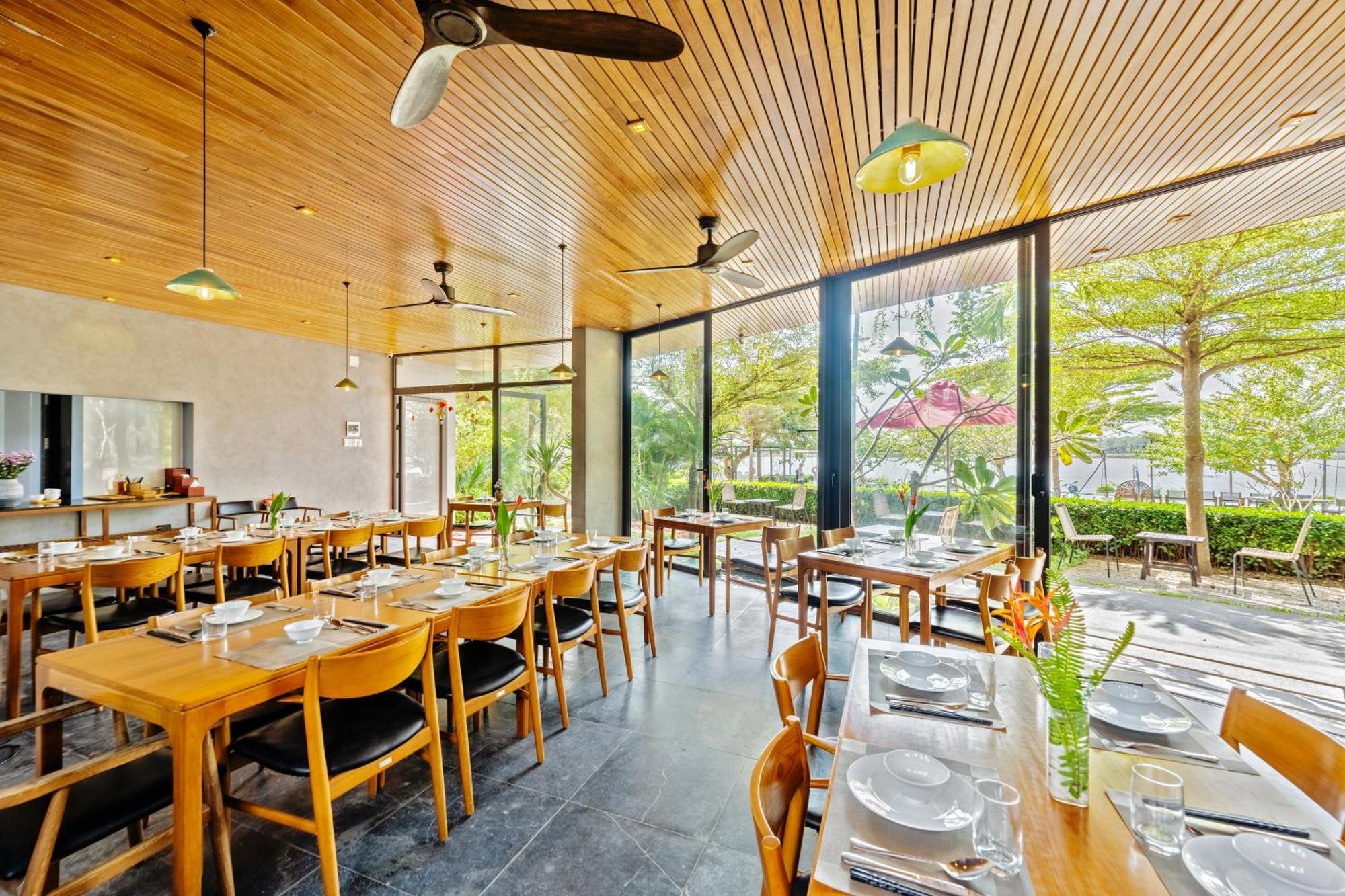 Serene Riverside Hotel Hoi An Exterior photo